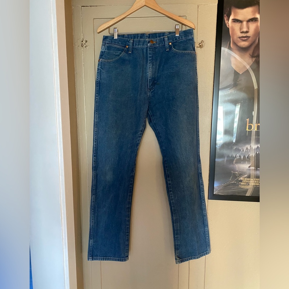 Wrangler blue jeans 35x34 like new